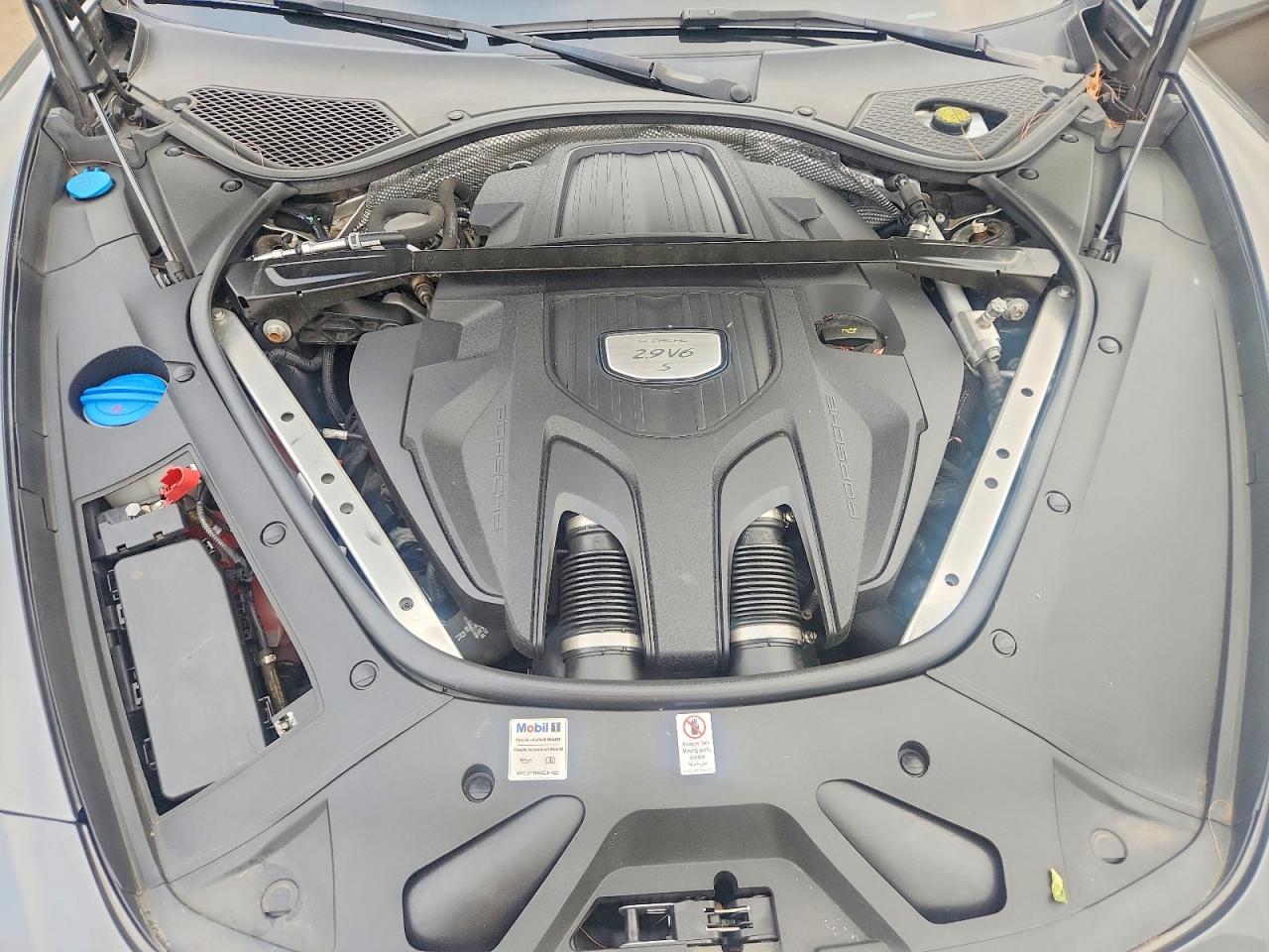 2018 PORSCHE PANAMERA