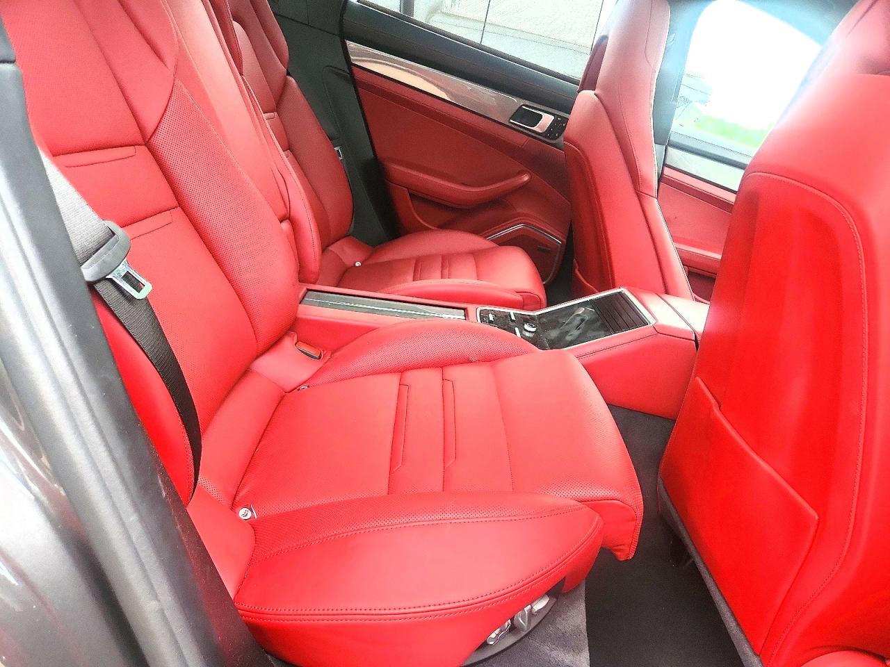 2018 PORSCHE PANAMERA
