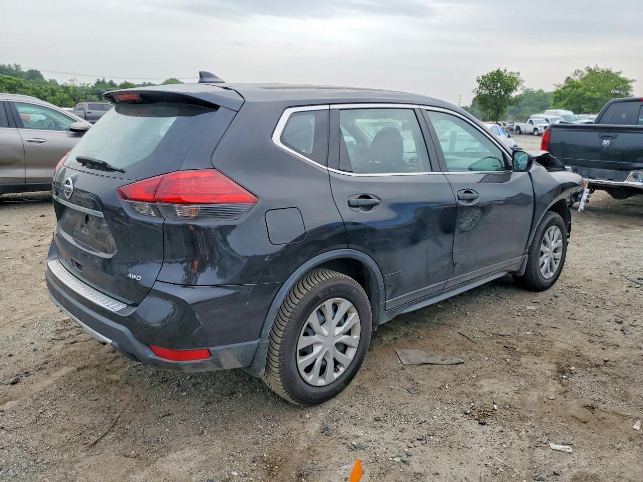 2017 NISSAN ROGUE