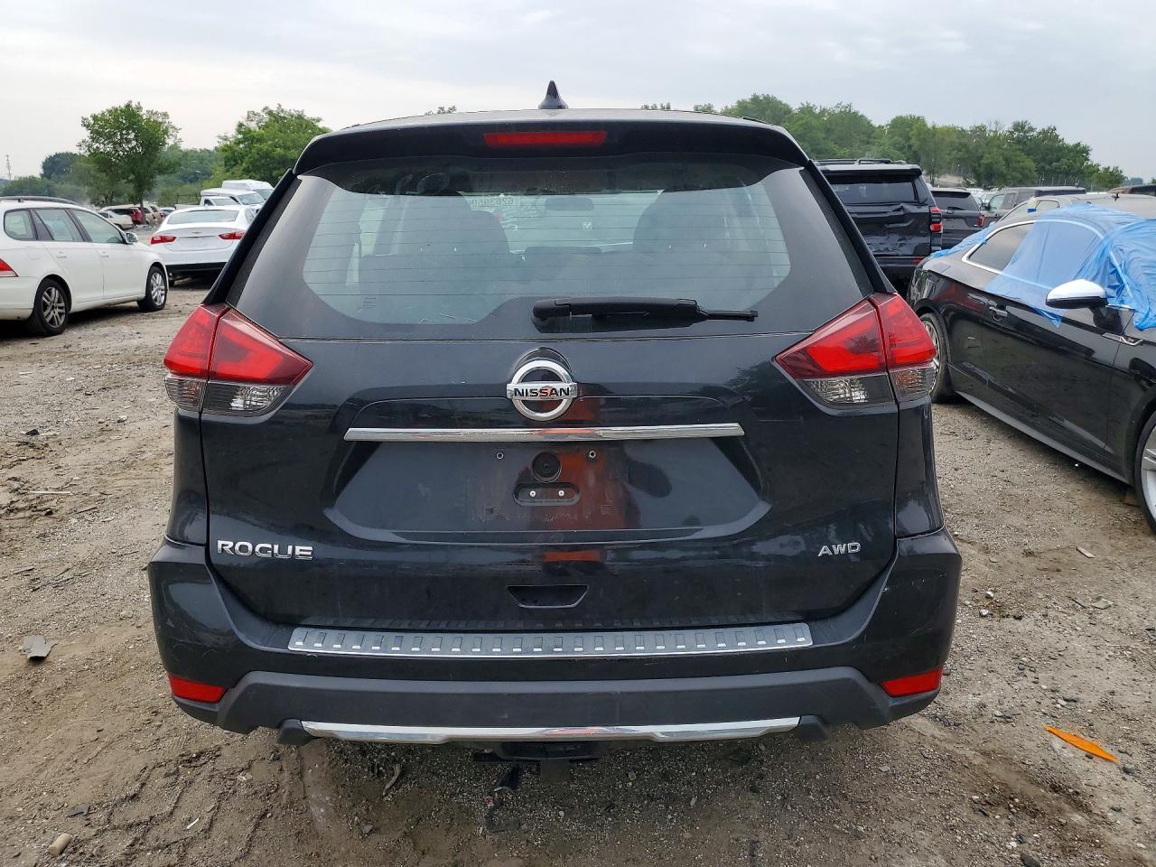 2017 NISSAN ROGUE