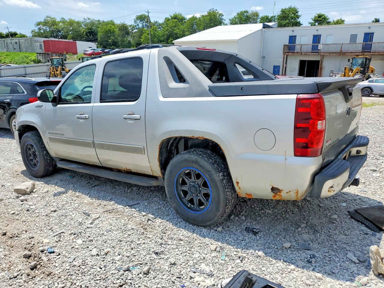 2011 CHEVROLET AVALANCHE