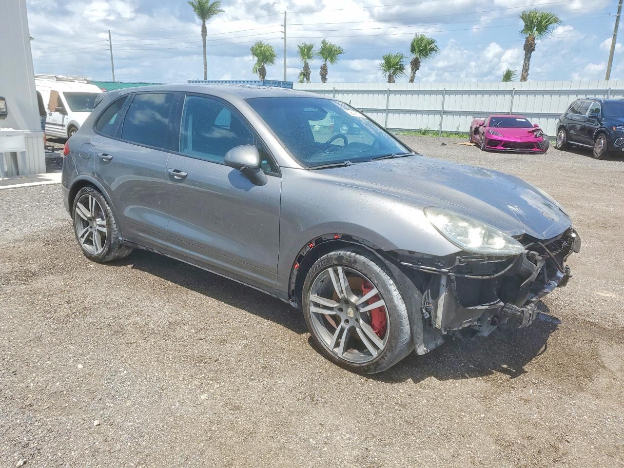 2011 PORSCHE CAYENNE