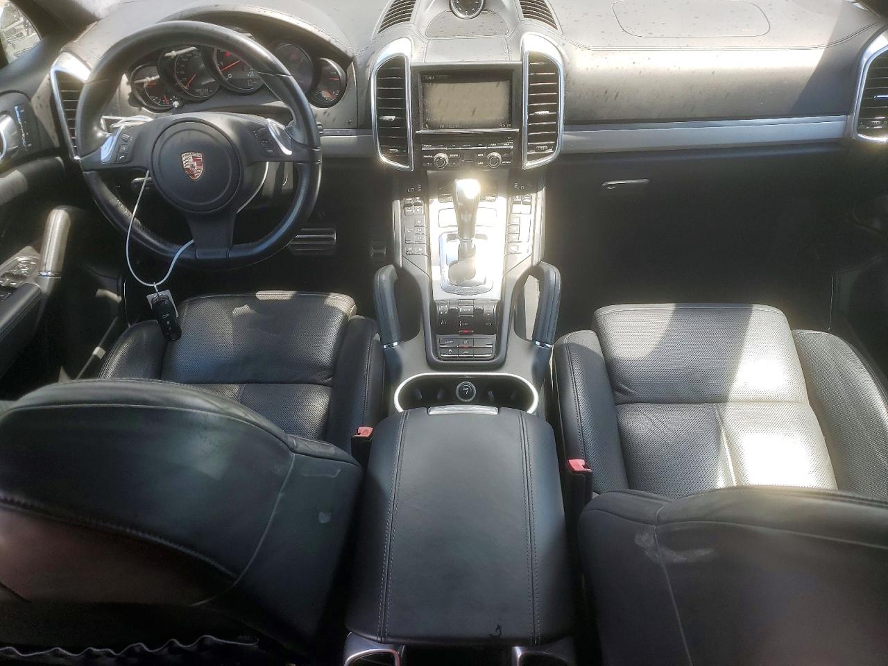 2011 PORSCHE CAYENNE