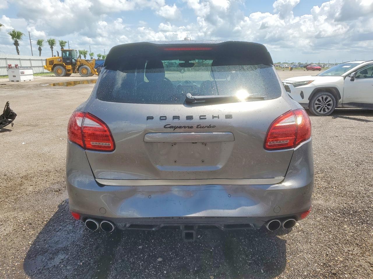2011 PORSCHE CAYENNE