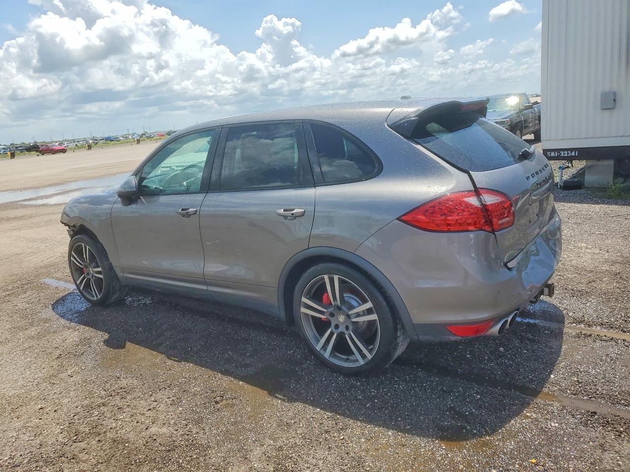 2011 PORSCHE CAYENNE
