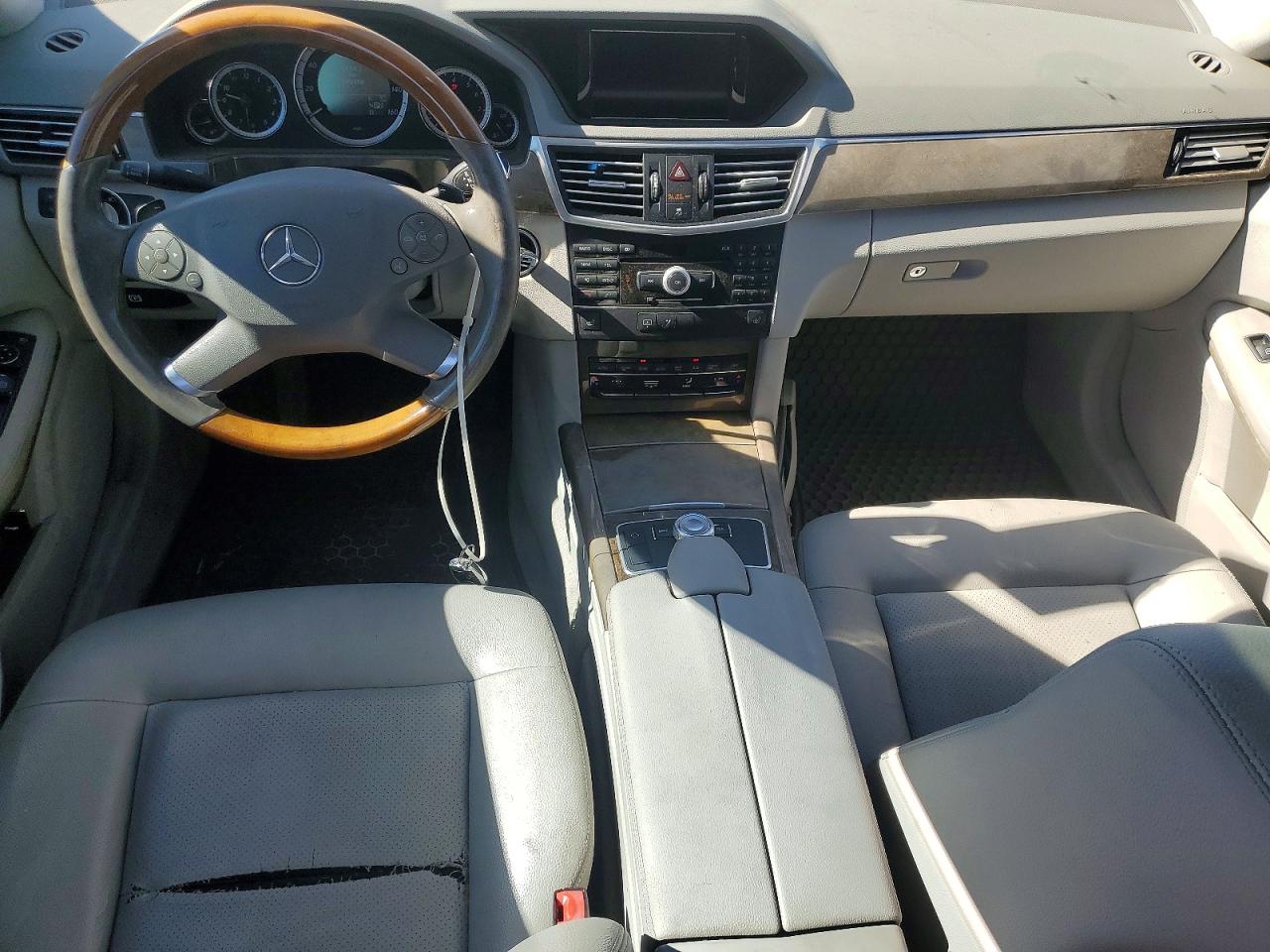 2010 MERCEDES-BENZ E-CLASS