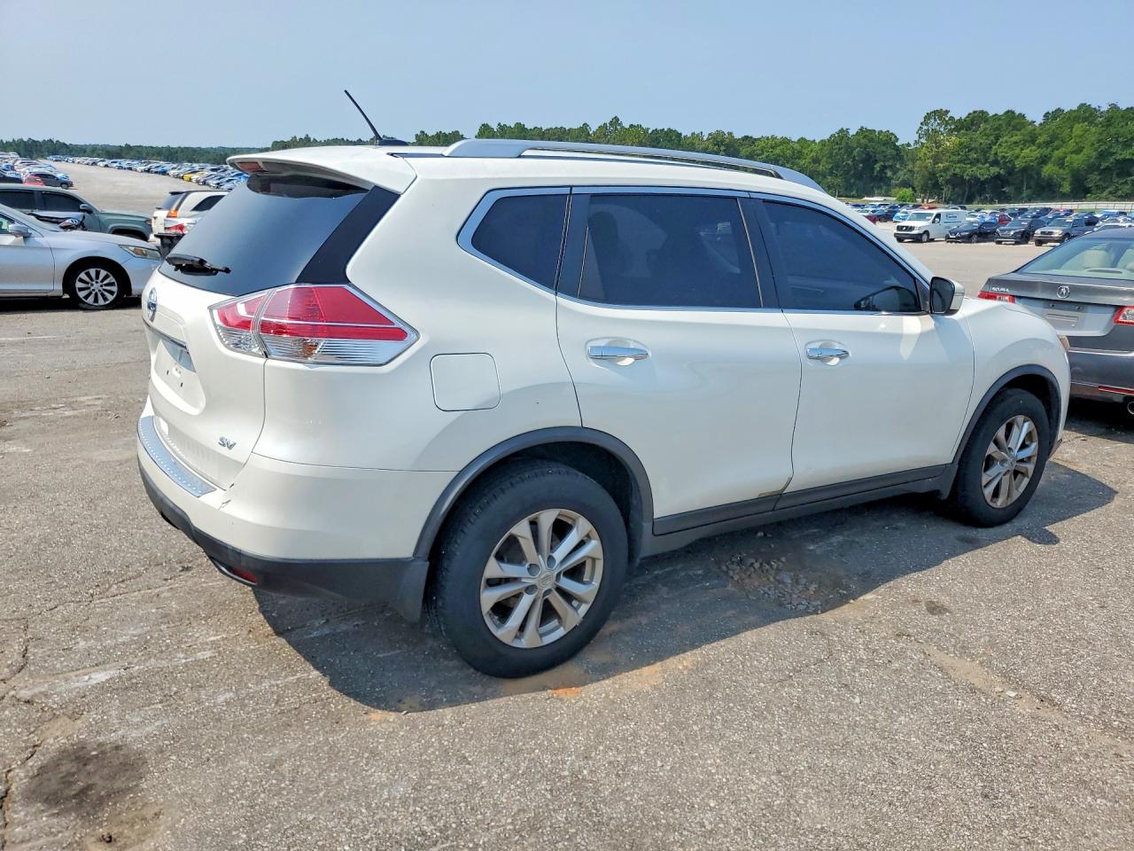 2015 NISSAN ROGUE