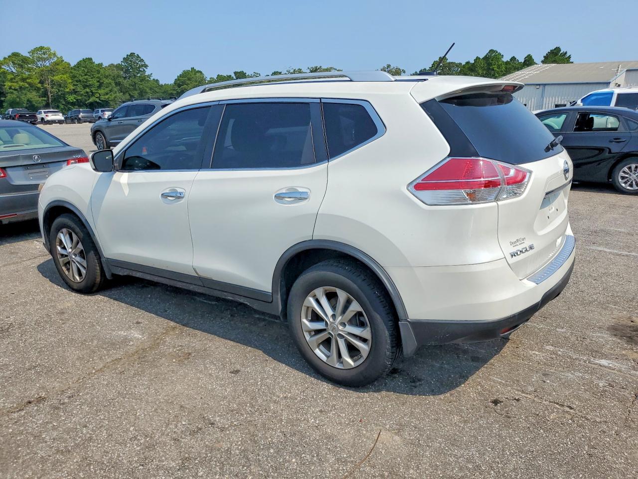 2015 NISSAN ROGUE