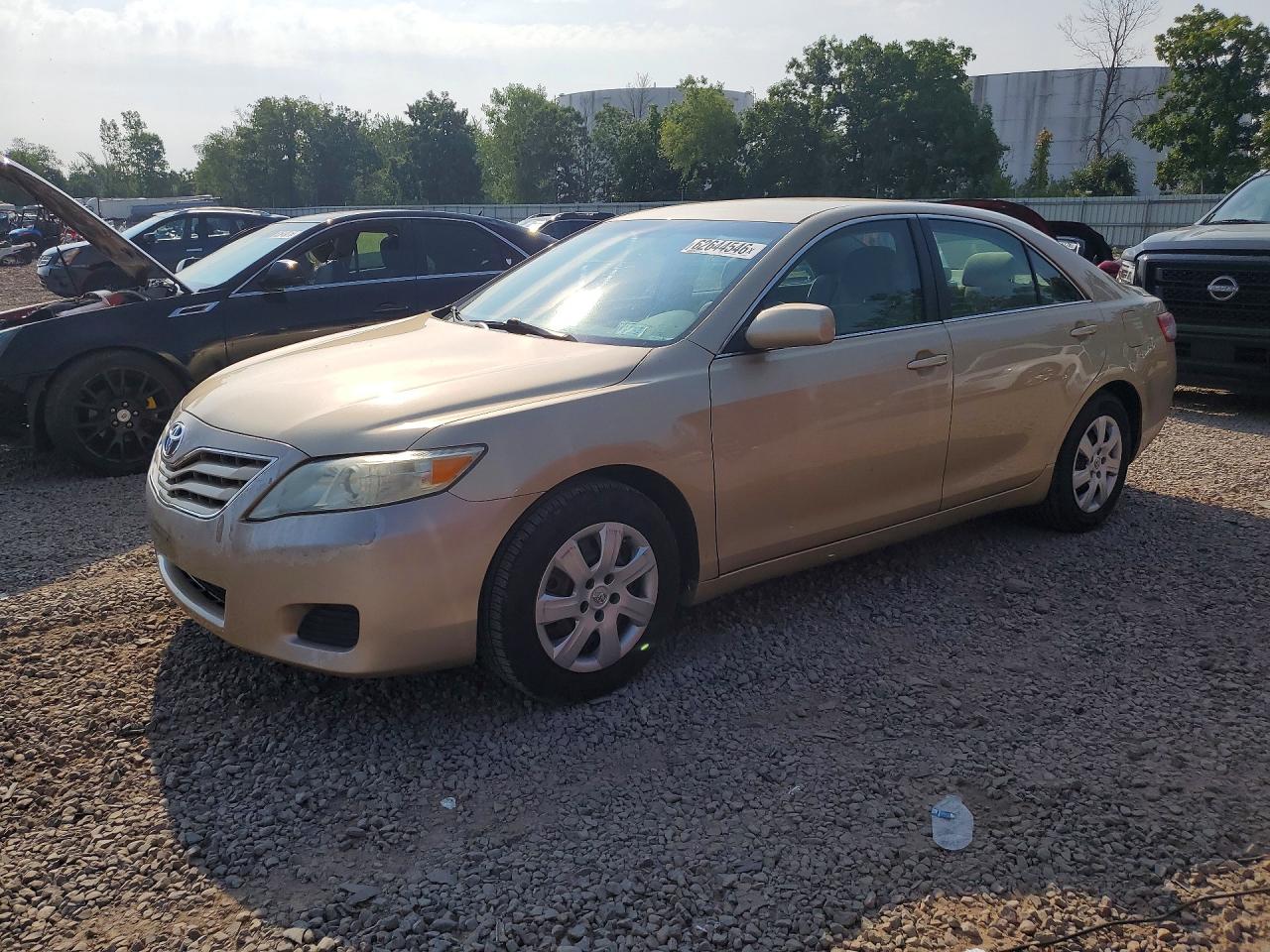 2011 TOYOTA CAMRY