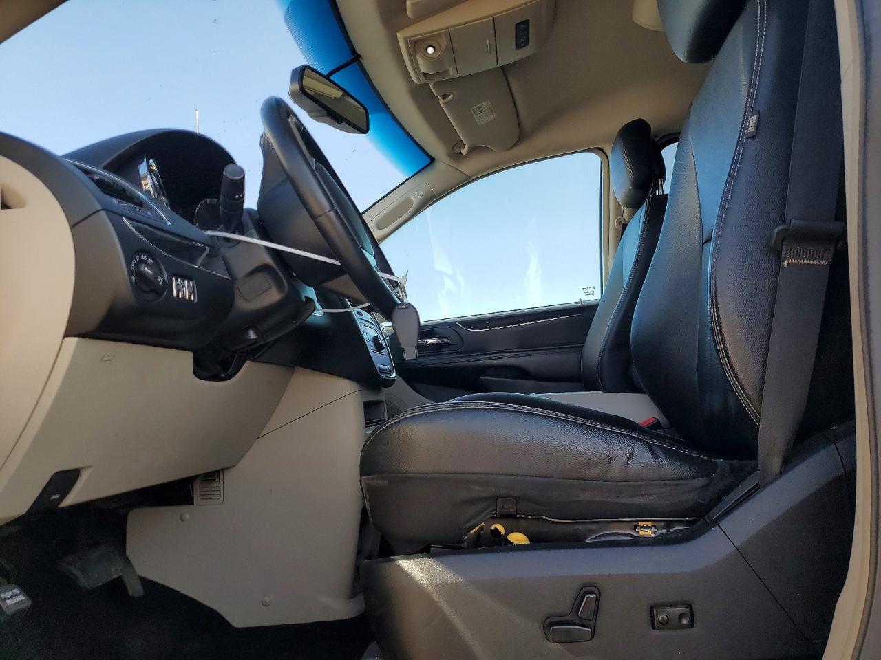2014 CHRYSLER MINIVAN