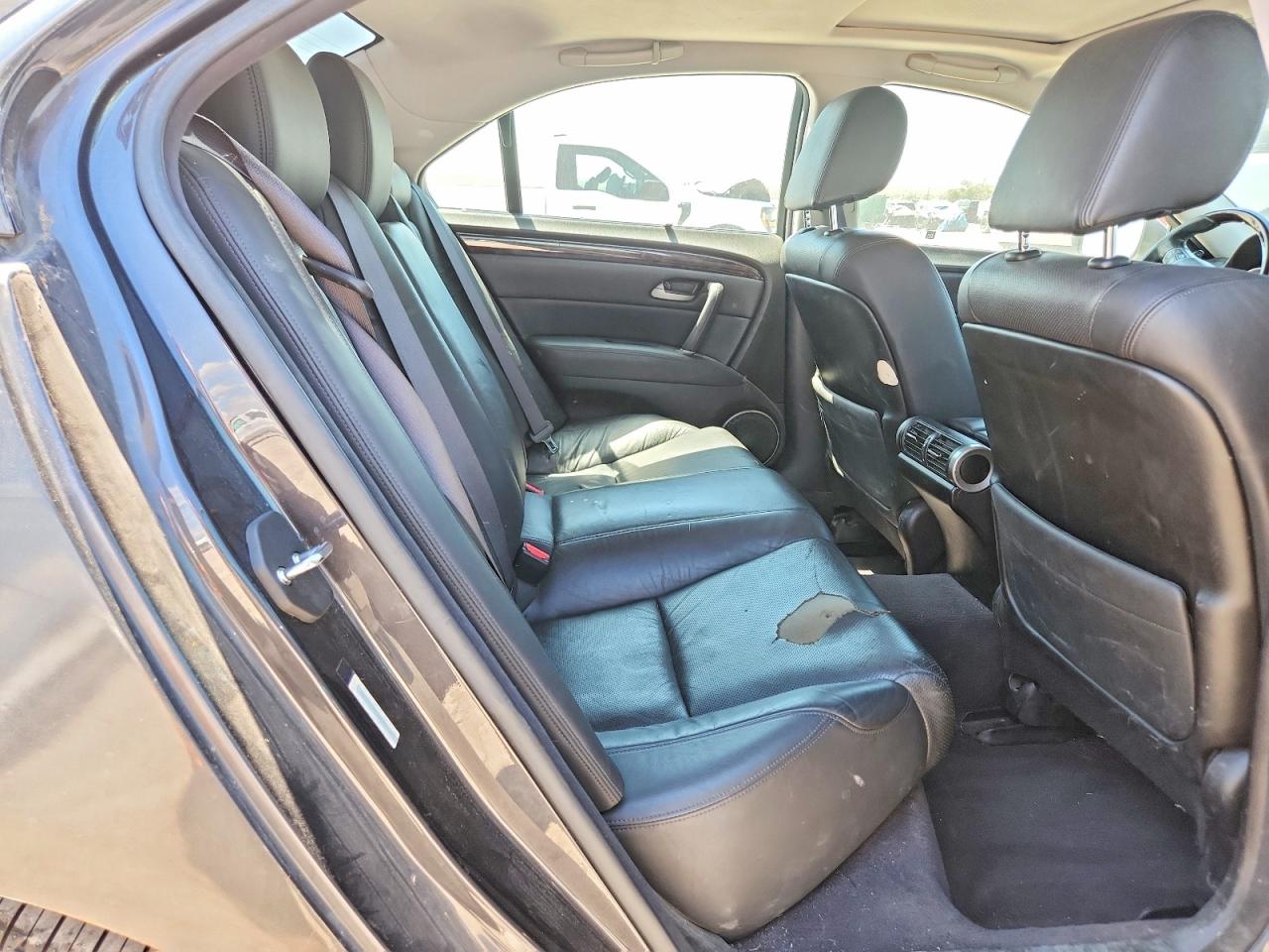 2011 ACURA RL