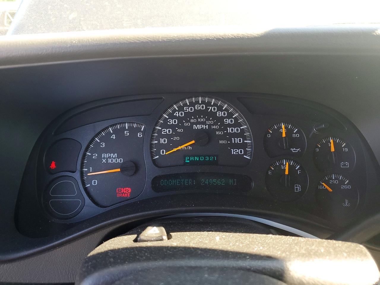 2004 CHEVROLET SUBURBAN
