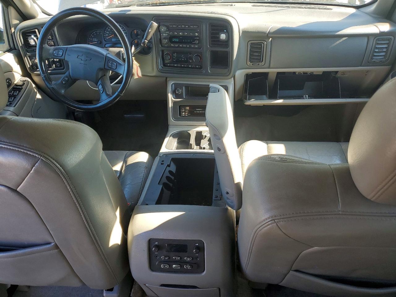 2004 CHEVROLET SUBURBAN