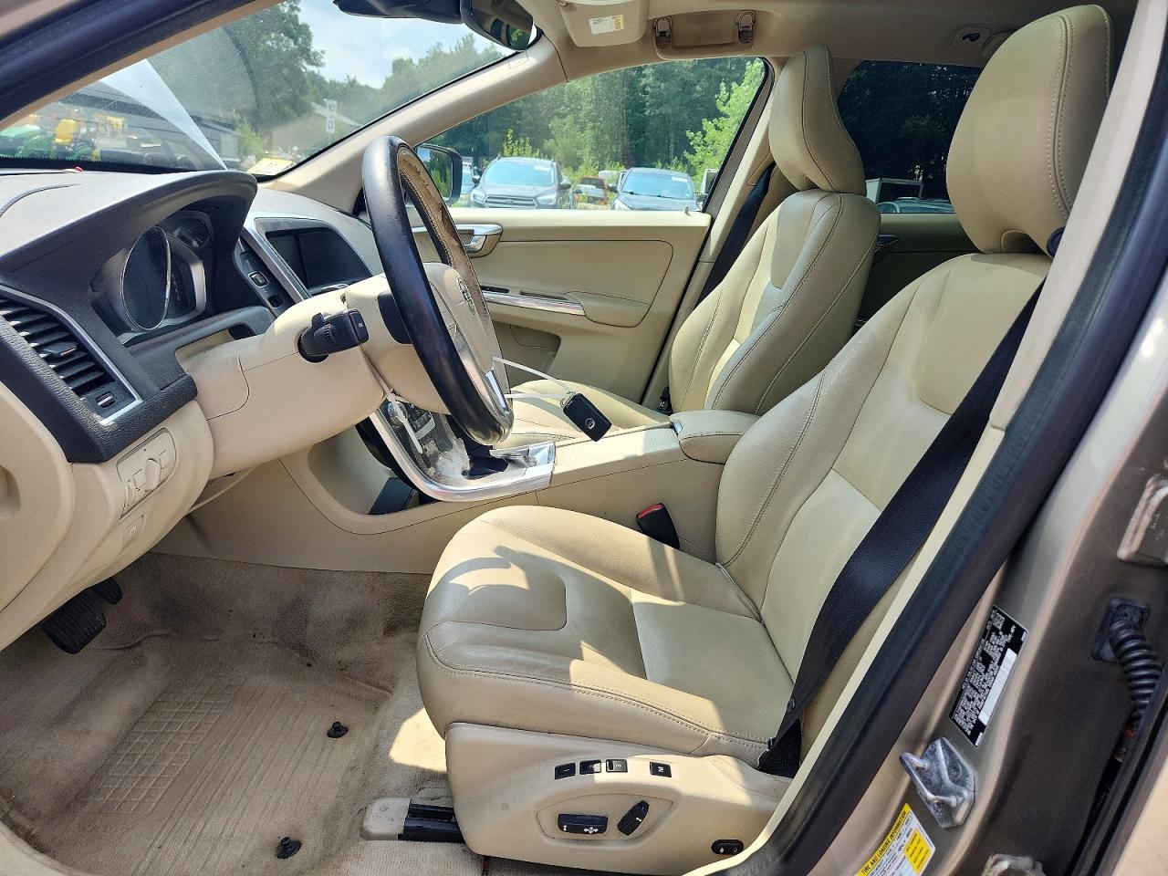 2016 VOLVO XC60