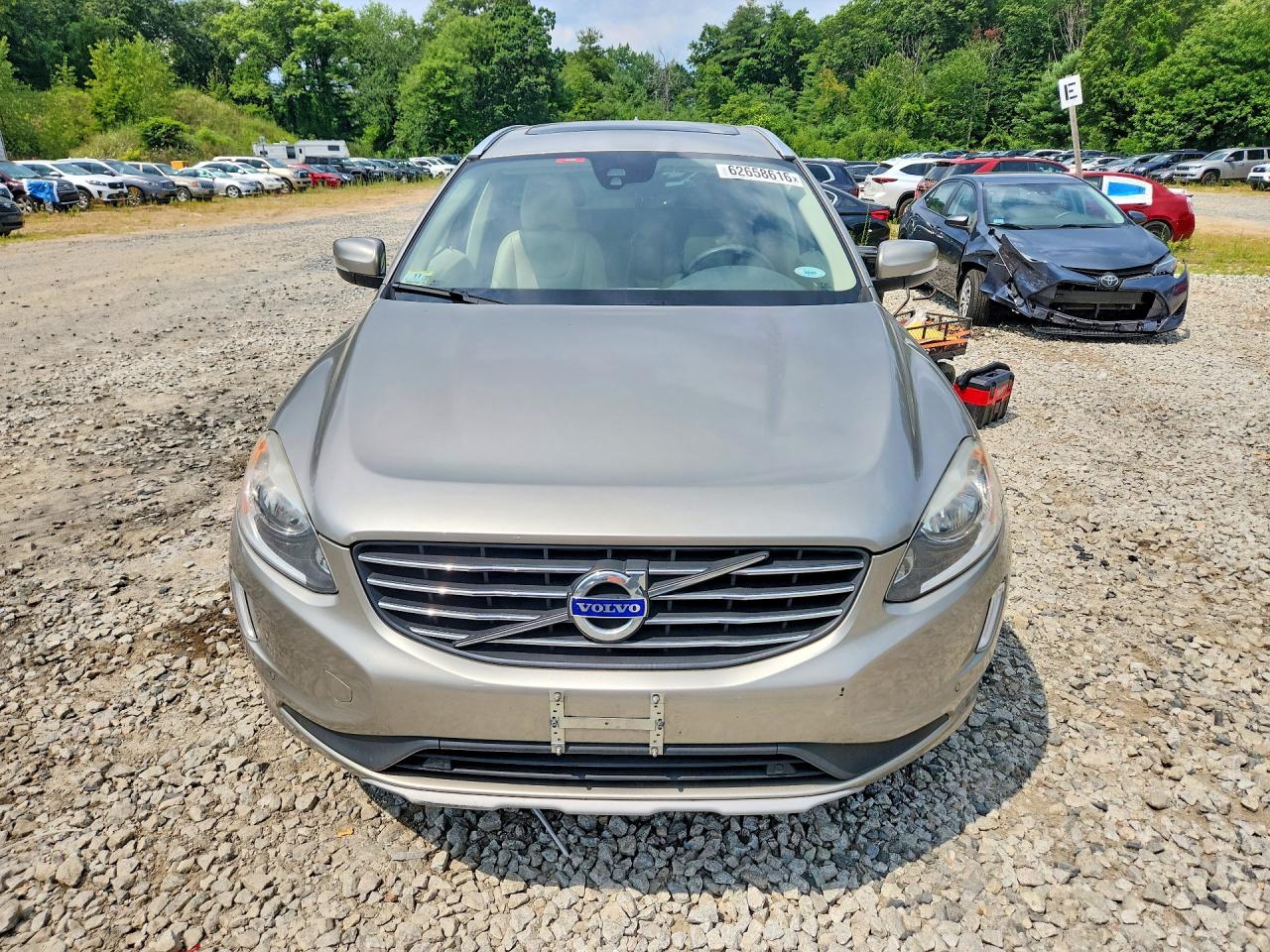 2016 VOLVO XC60