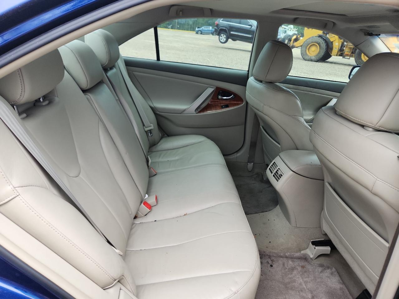 2011 TOYOTA CAMRY