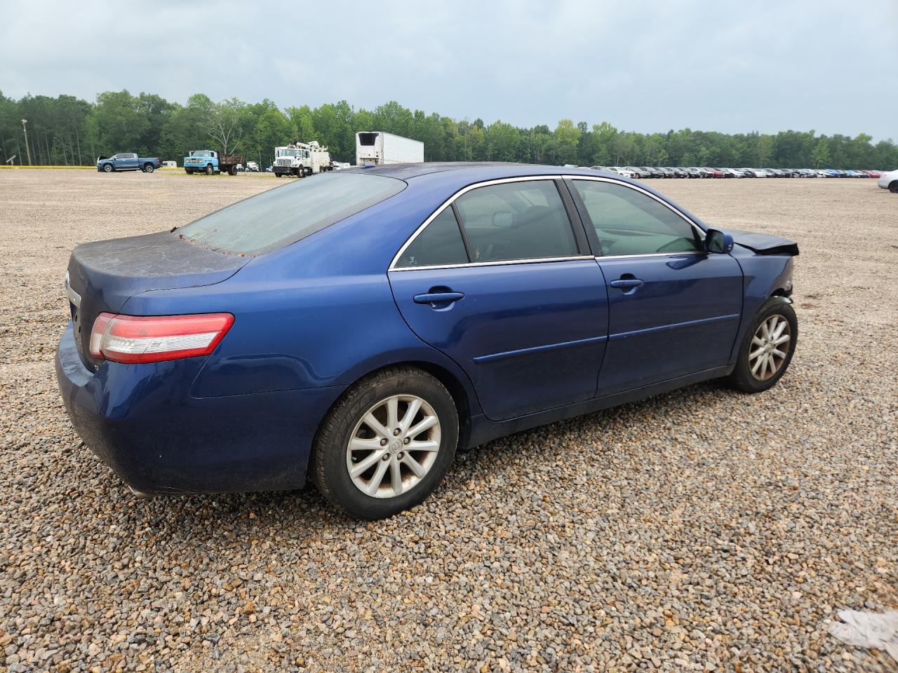 2011 TOYOTA CAMRY