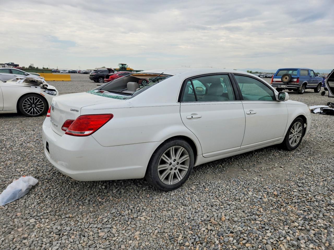2007 TOYOTA AVALON
