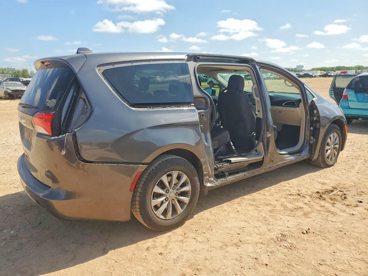 2017 CHRYSLER PACIFICA