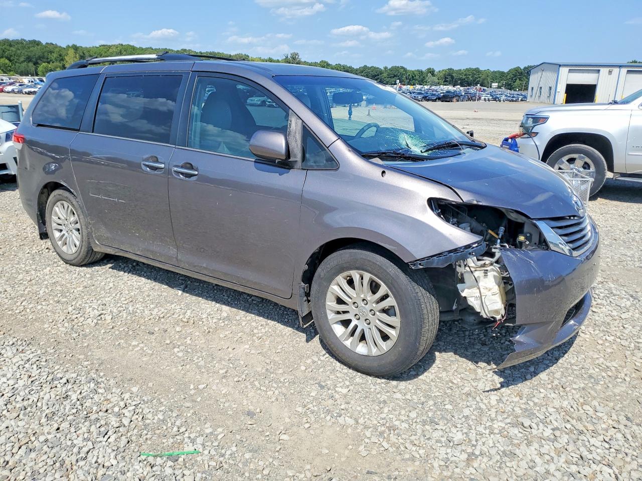 2013 TOYOTA SIENNA