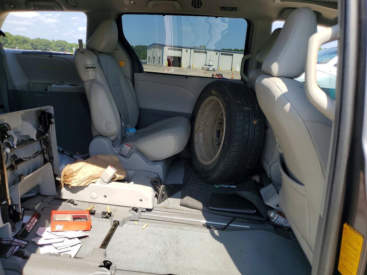 2013 TOYOTA SIENNA