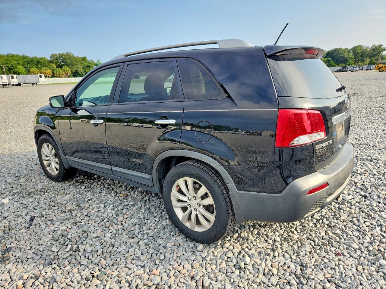 2011 KIA SORENTO