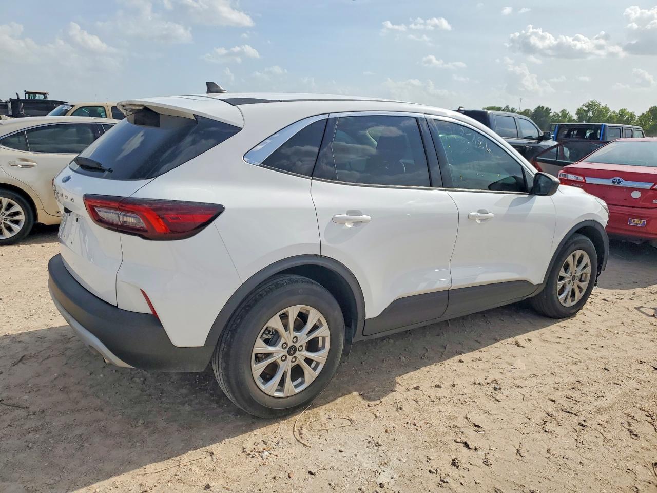 2023 FORD ESCAPE