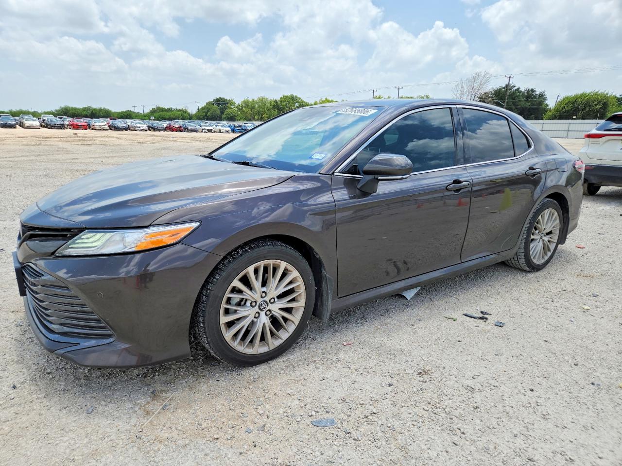 2018 TOYOTA CAMRY