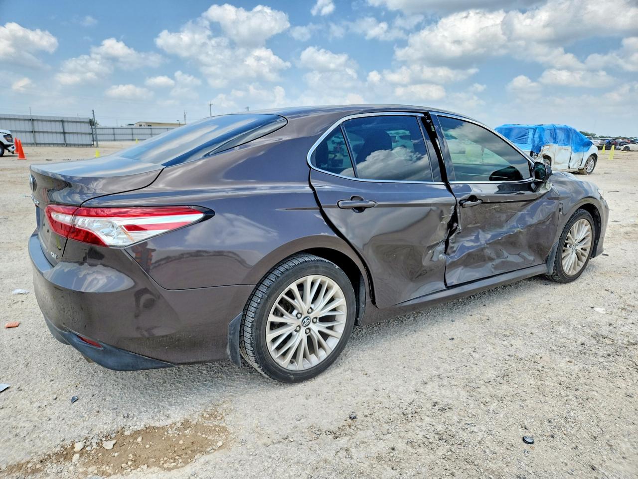 2018 TOYOTA CAMRY