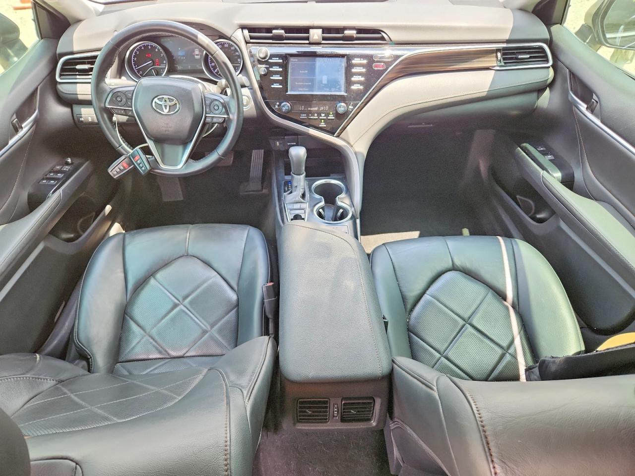 2018 TOYOTA CAMRY