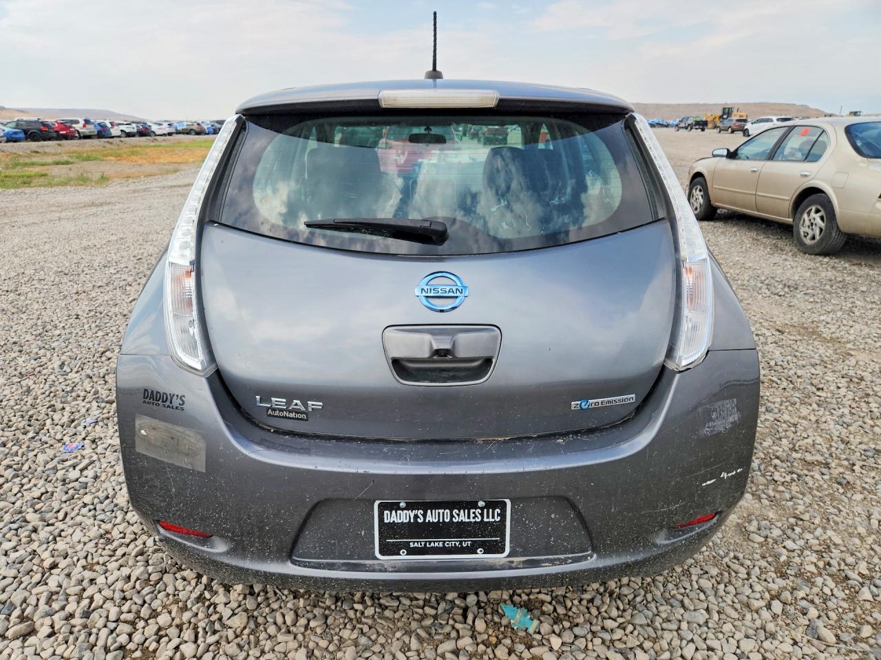 2016 NISSAN LEAF
