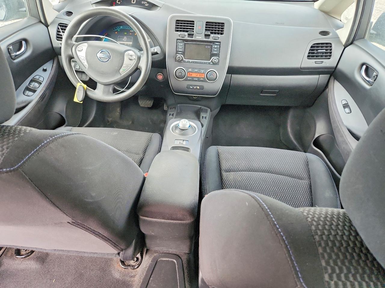 2016 NISSAN LEAF