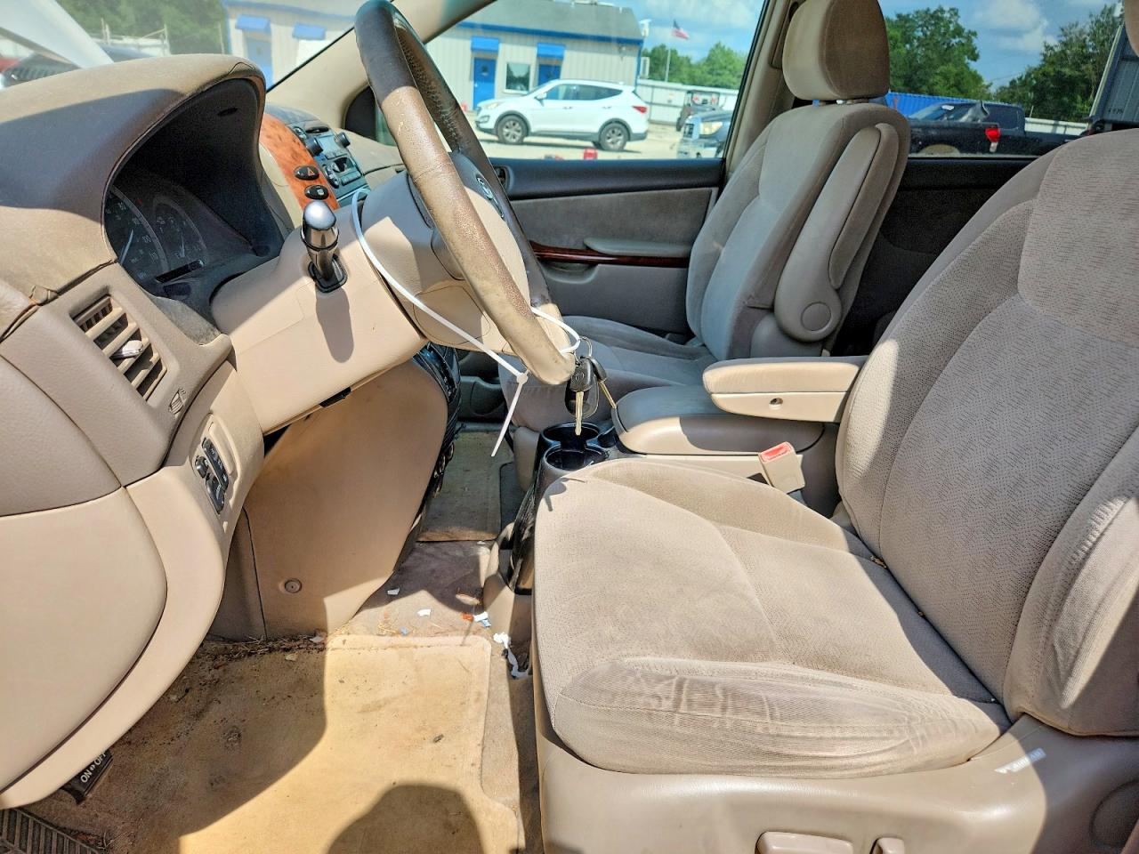 2004 TOYOTA SIENNA