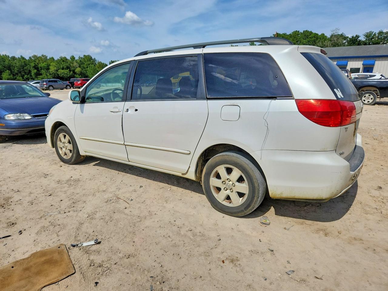 2004 TOYOTA SIENNA