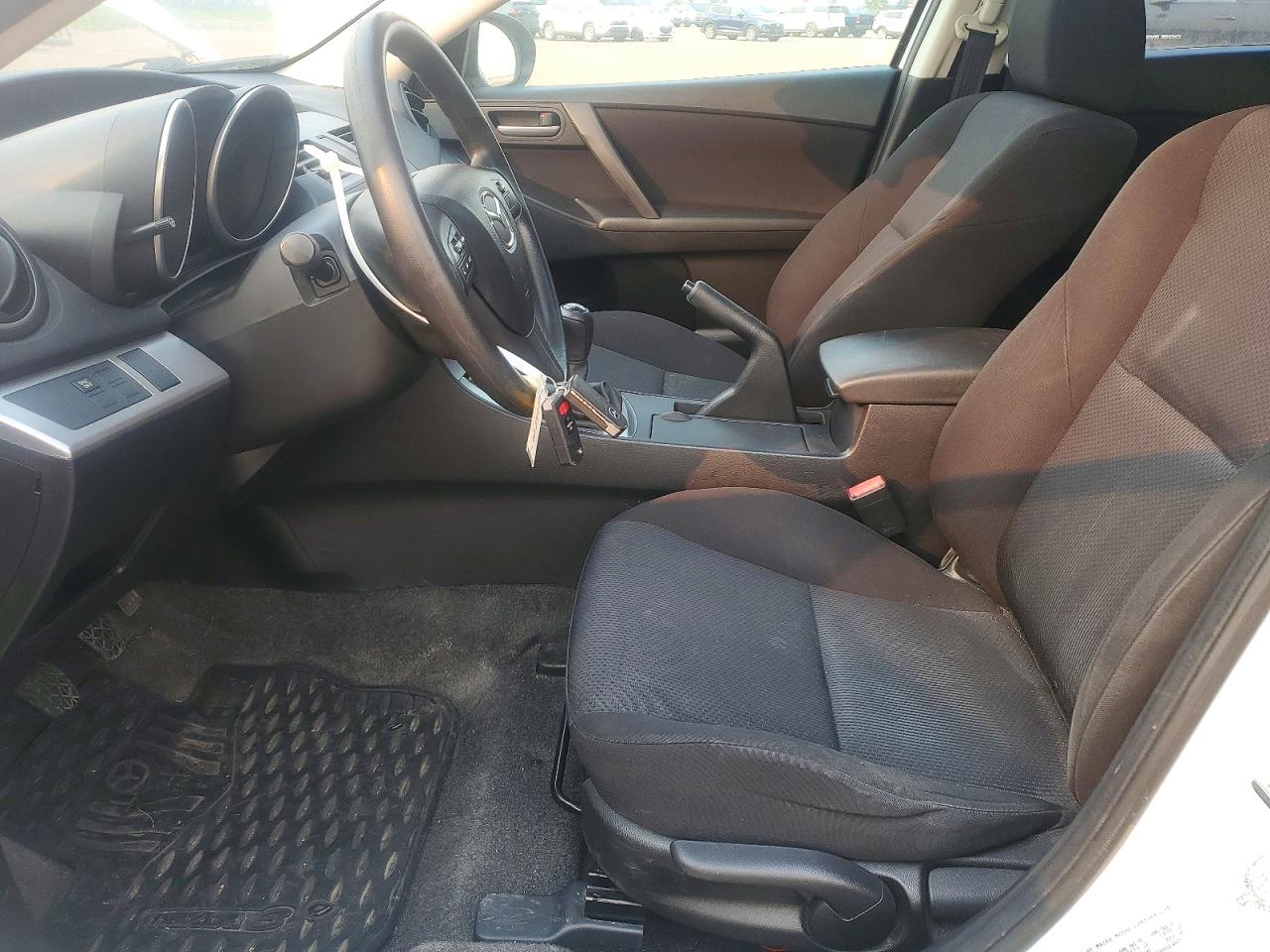 2011 MAZDA MAZDA3