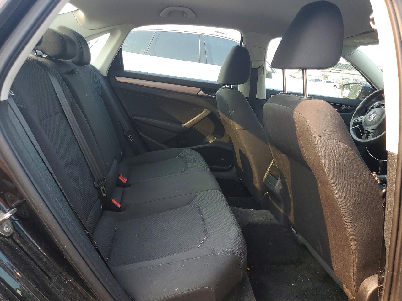 2015 VOLKSWAGEN PASSAT