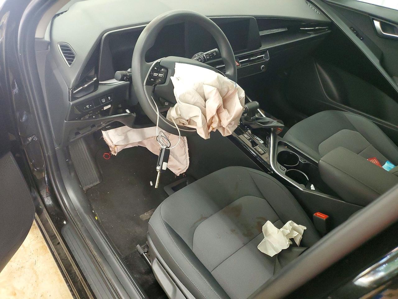 2025 KIA NIRO
