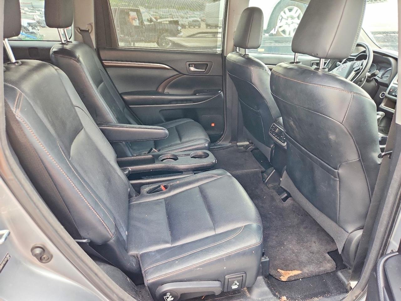 2014 TOYOTA HIGHLANDER