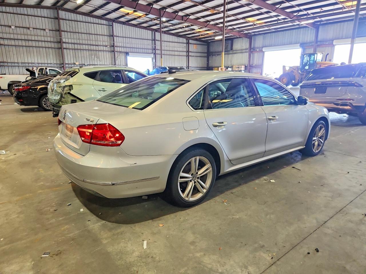 2013 VOLKSWAGEN PASSAT