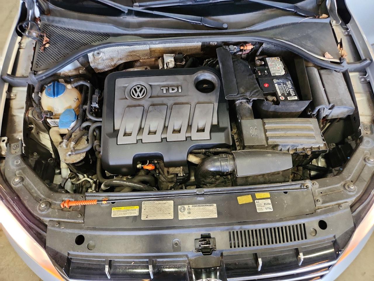 2013 VOLKSWAGEN PASSAT