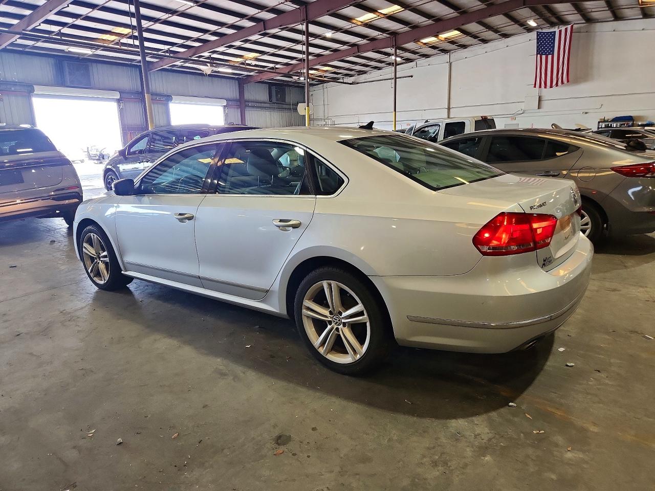 2013 VOLKSWAGEN PASSAT