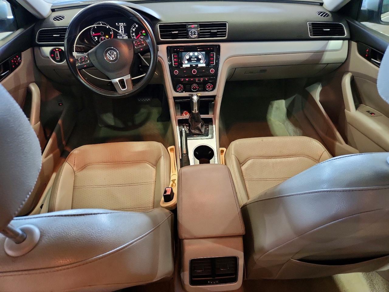 2013 VOLKSWAGEN PASSAT