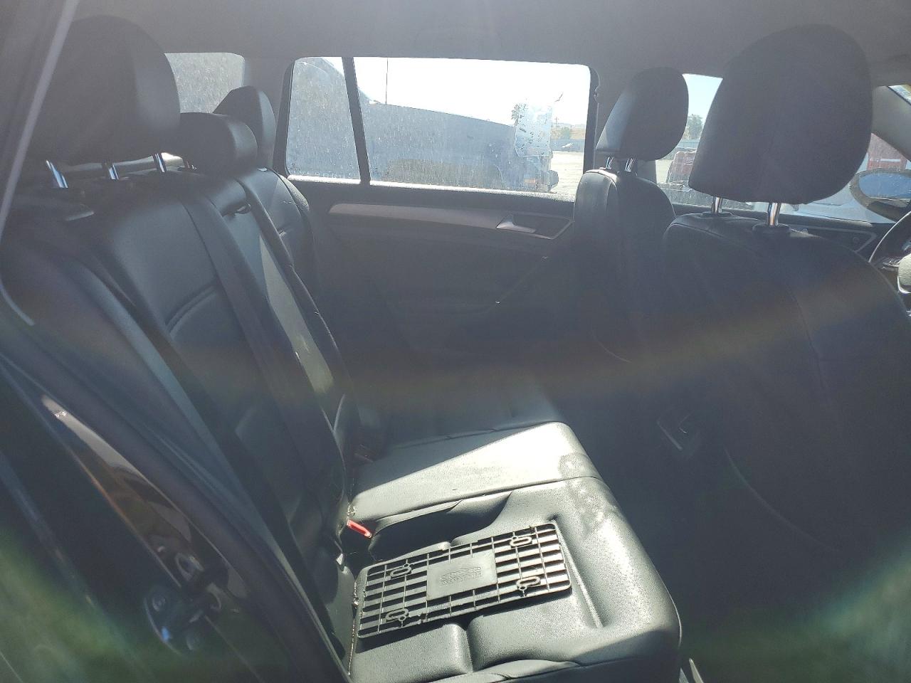 2015 VOLKSWAGEN GOLF