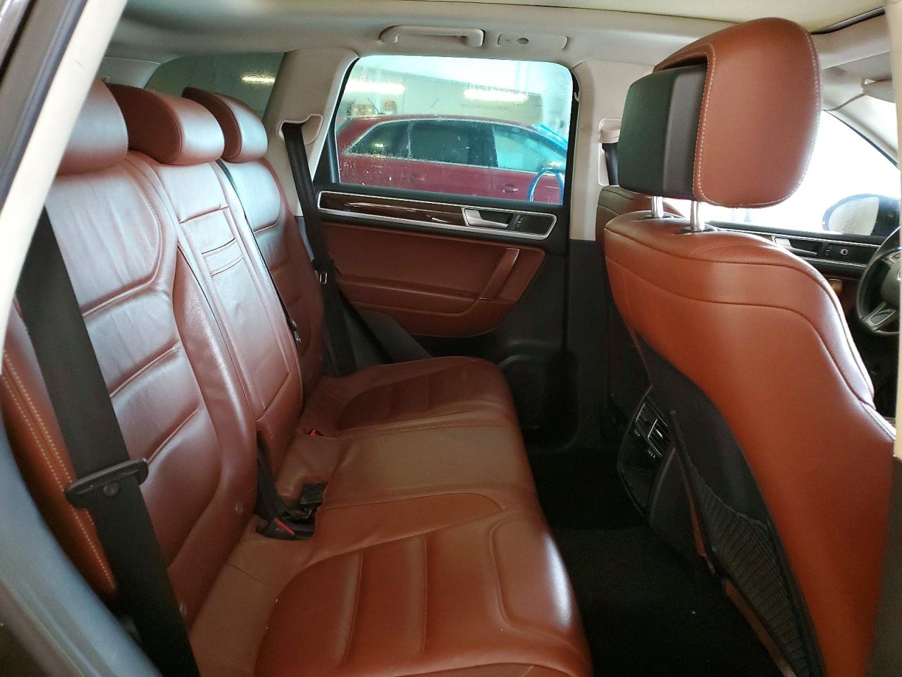 2015 VOLKSWAGEN TOUAREG