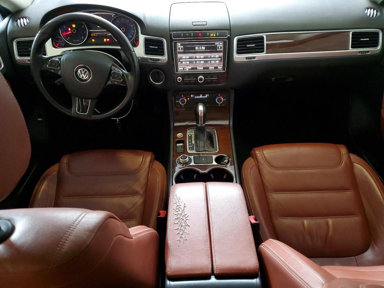 2015 VOLKSWAGEN TOUAREG