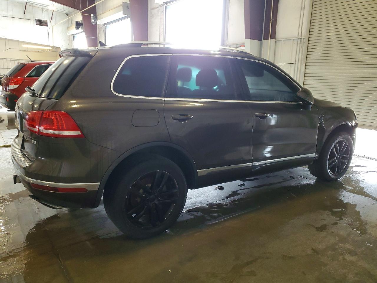 2015 VOLKSWAGEN TOUAREG
