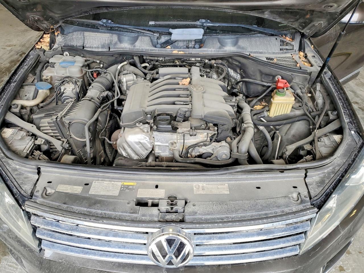 2015 VOLKSWAGEN TOUAREG
