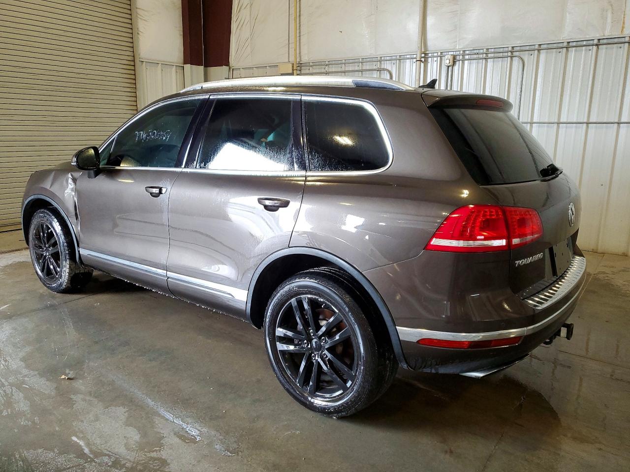 2015 VOLKSWAGEN TOUAREG