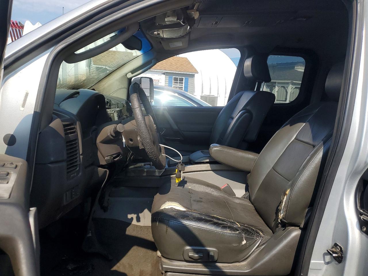 2005 NISSAN TITAN