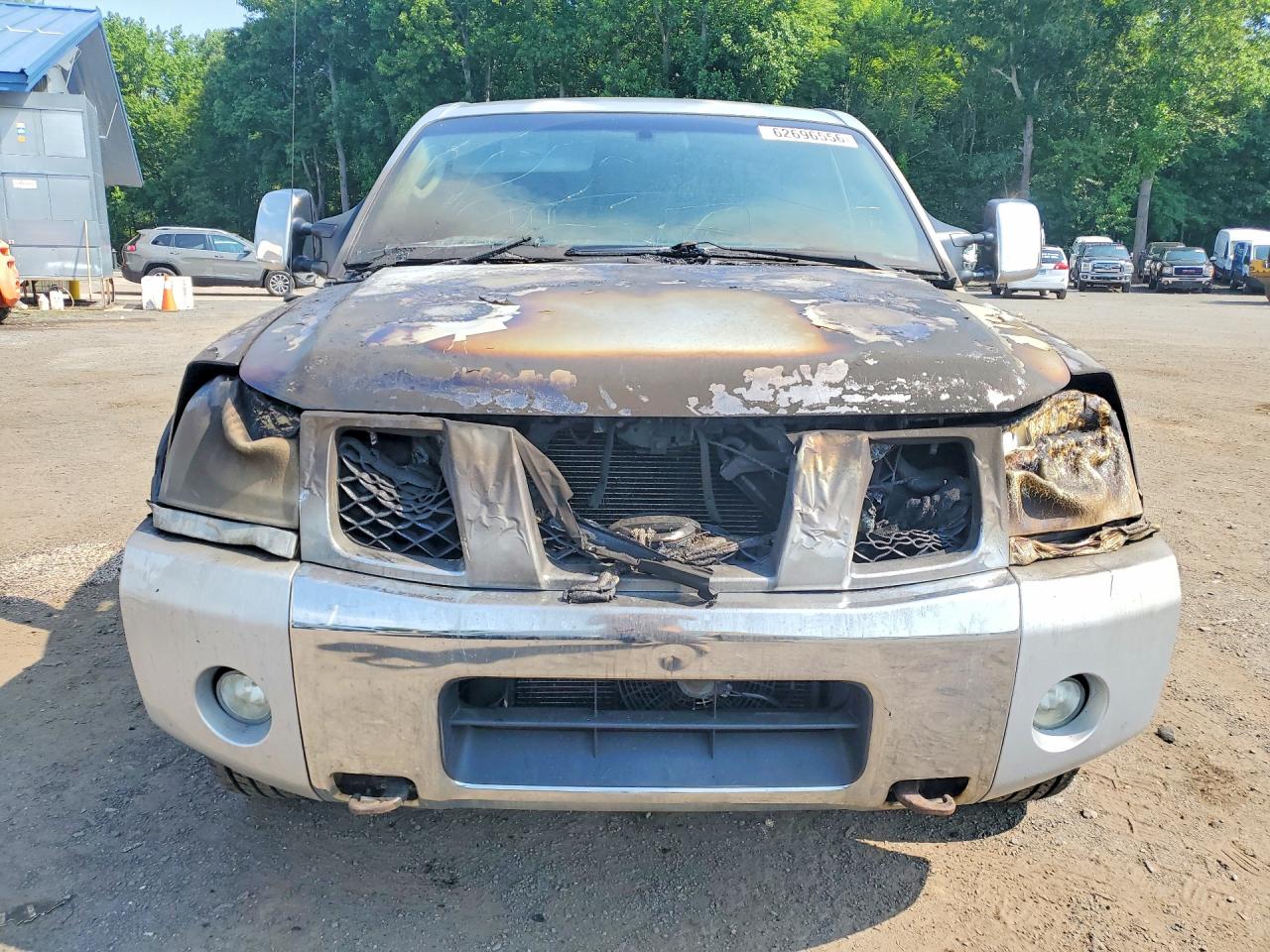 2005 NISSAN TITAN